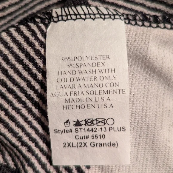 NWOT Chic Soul V-Neck Sequins Pocket Blouse in Black and Cream, Size 2XL - Picture 6 of 6